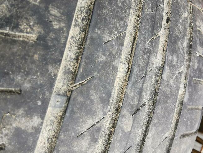 Opony letnie 235/45R18