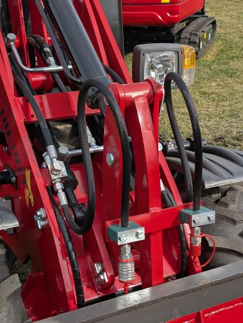 Ładowarka przegubowa HORNET HMA806 Promocja bogate wyposażen