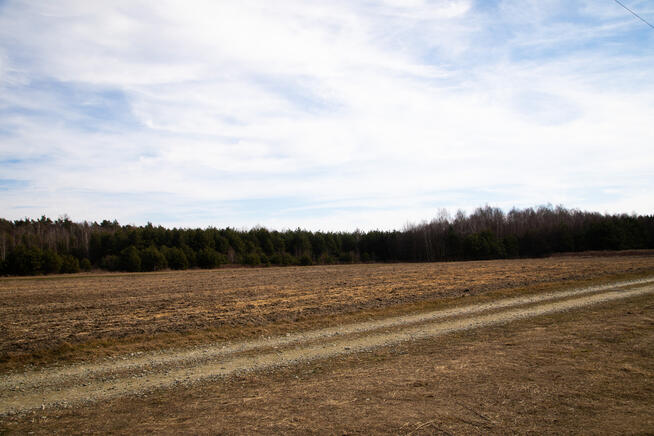 Działka z wylanym fundamentem w Lipinach!