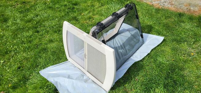 Okno dachowe do przyczepy kampingowej Remis RemiTop Vario I