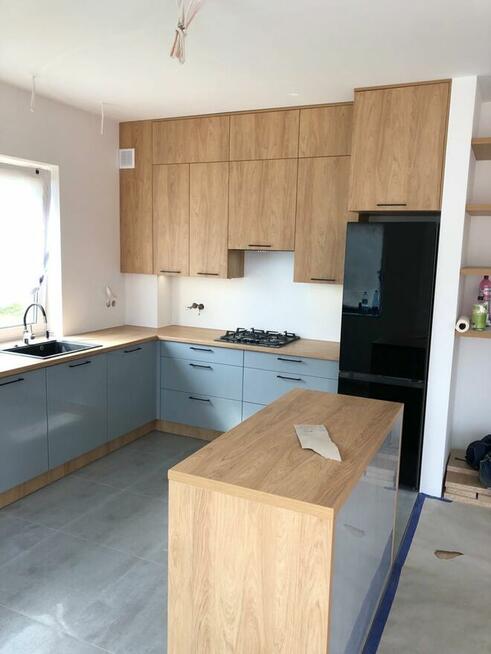 Produkcja i montaż Mebli na wymiar