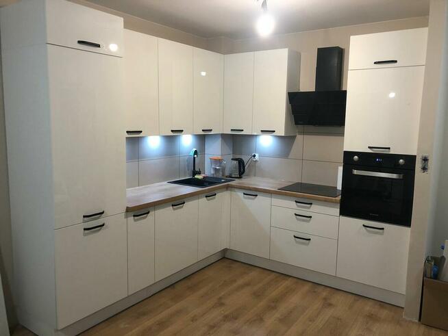 Produkcja i montaż Mebli na wymiar