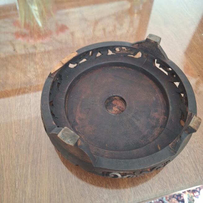 Drewniana podstawka pod dzbanek