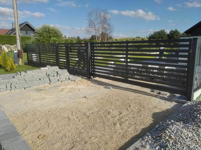 Nowoczesne ogrodzenia palisadowe producent bramy furtki