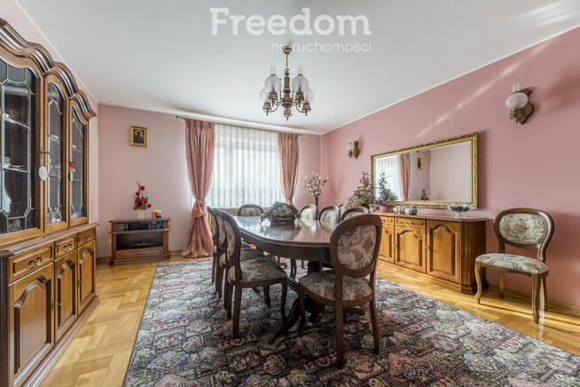 Budynek handlowy z domem wolnostojącym - Legionowo