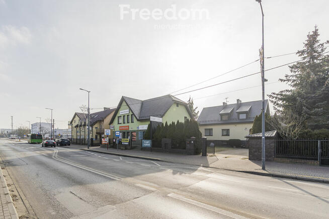 Budynek handlowy z domem wolnostojącym - Legionowo