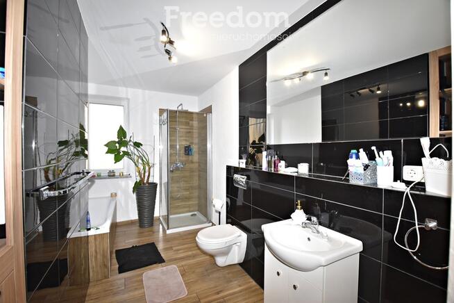 Nowoczesny, klimatyzowany dom parterowy z garażem