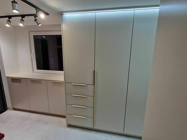 Meble na wymiar ; kuchnie na wymiar ; zabudowa meblowa