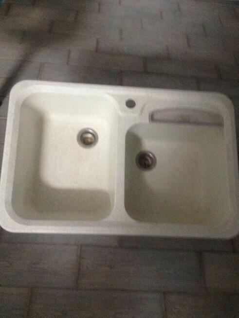 balustrady ,okapy, zlewy kompozytowe ,małe umywalki, dywany