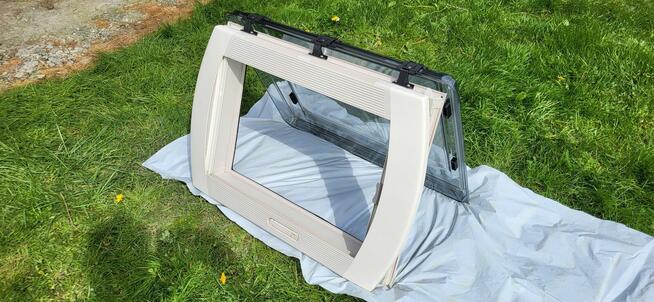 Okno dachowe do przyczepy kampingowej Remis RemiTop Vario I