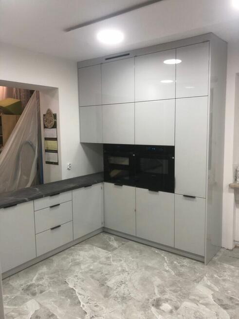 Produkcja i montaż Mebli na wymiar