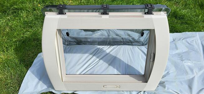 Okno dachowe do przyczepy kampingowej Remis RemiTop Vario I