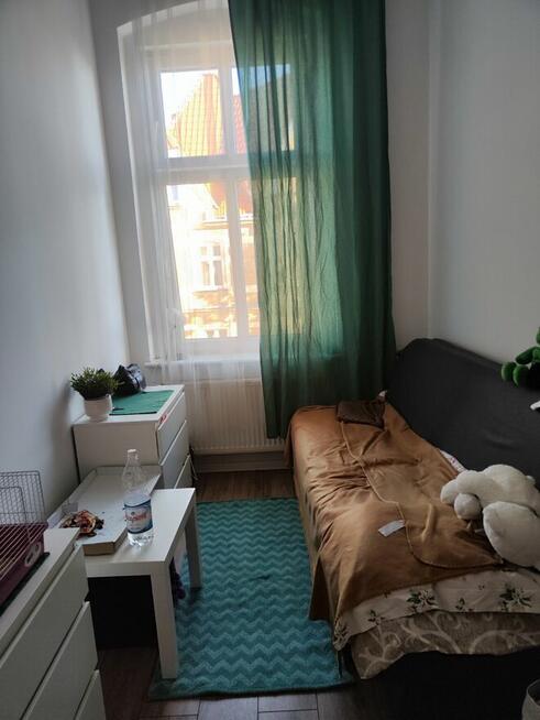 Wynajmę odstąpię pokój w mieszkaniu 5 pokojowym