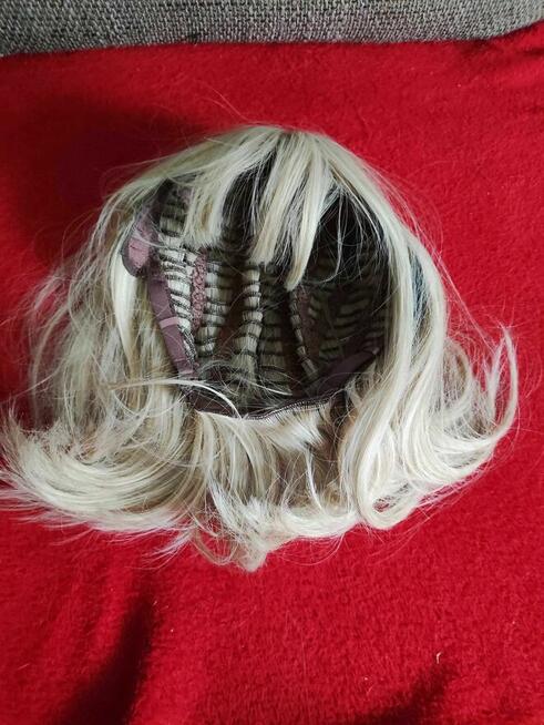 Peruka dla Kobiet Damska długie krótkie włosy blond grzywką