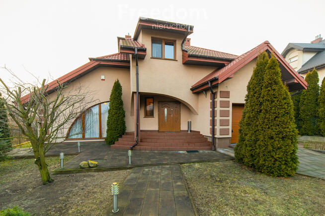 Przestronny dom w spokojnej dzielnicy, Mława