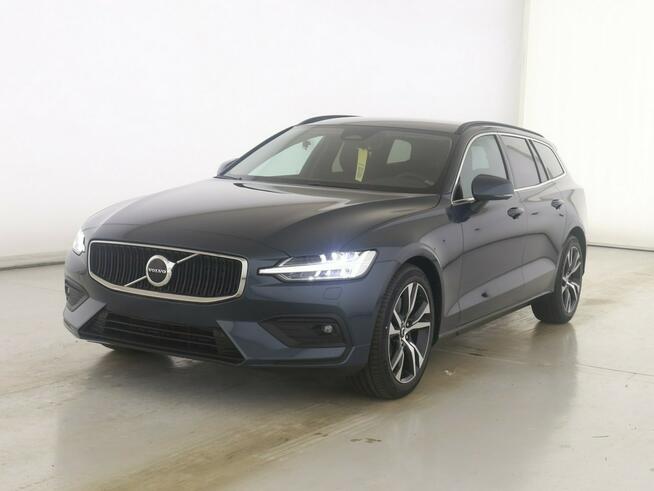 Volvo V60 B4(B) Core Mild Hybrid MY 2025