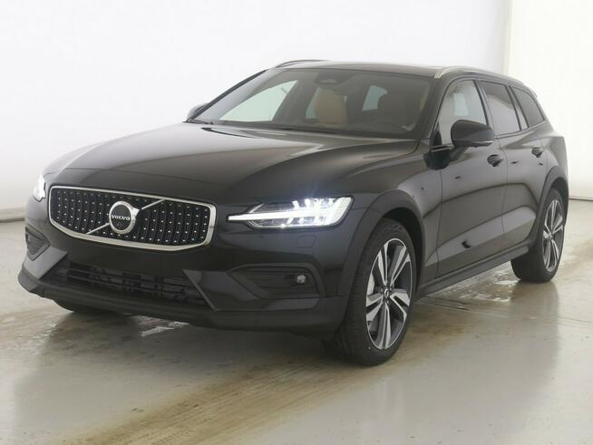 Volvo V60CC B5(B) Ultimate Bright MY 2025