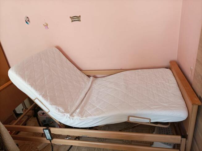 Łóżko rehabilitacyjne z materacem