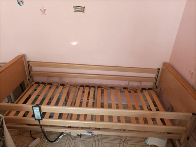 Łóżko rehabilitacyjne z materacem