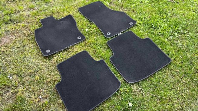 Dywaniki welurowe Skoda Superb liftback-Oryginał