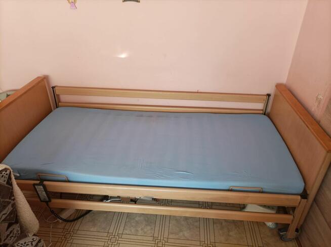 Łóżko rehabilitacyjne z materacem