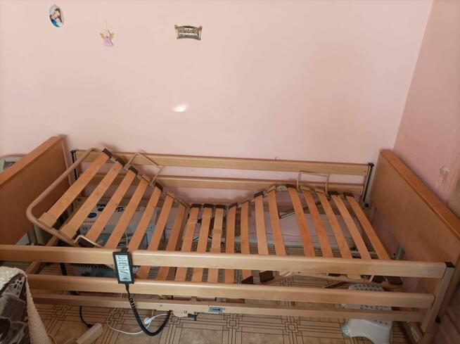 Łóżko rehabilitacyjne z materacem