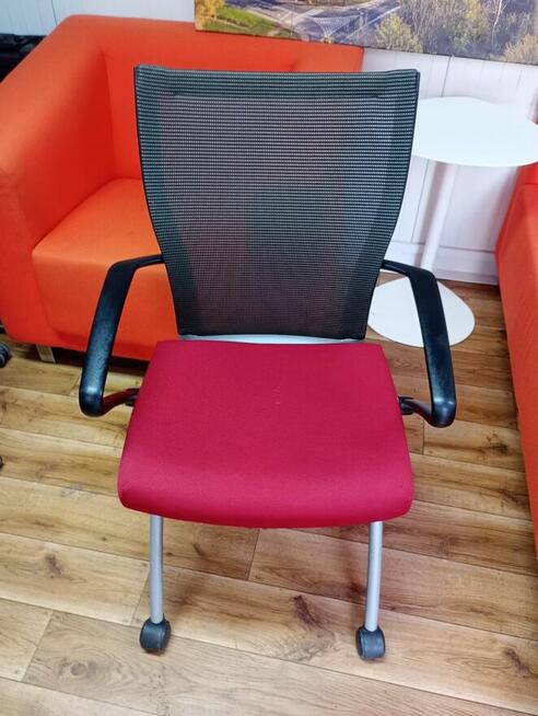 Krzesło konferencyjne mobilne Comforto krzesła biurowe