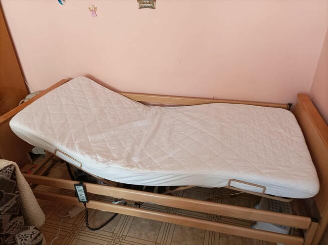 Łóżko rehabilitacyjne z materacem