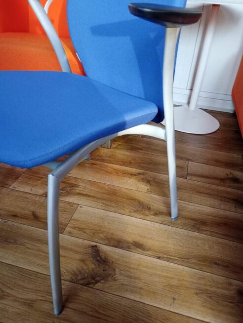 Krzesło konferencyjny Kinnarps niebieski krzesła fotele