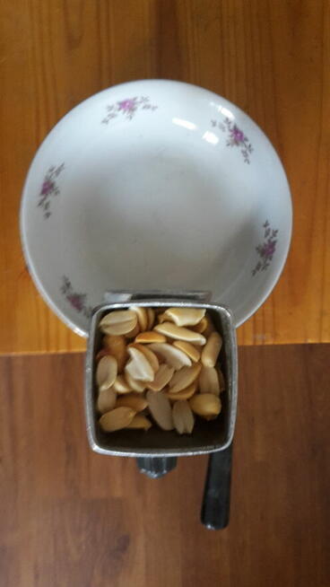 Maszynka ręczna do mielenia orzechów, arachidów - Śląsk