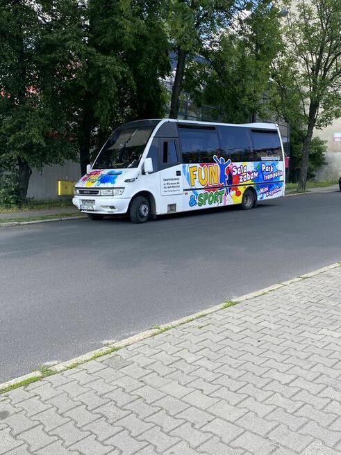 Wynajem autobusu do 30 osób, przewóz osób, wycieczki szkoln