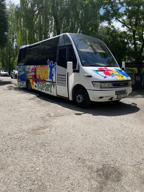 Wynajem autobusu do 30 osób, przewóz osób, wycieczki szkoln