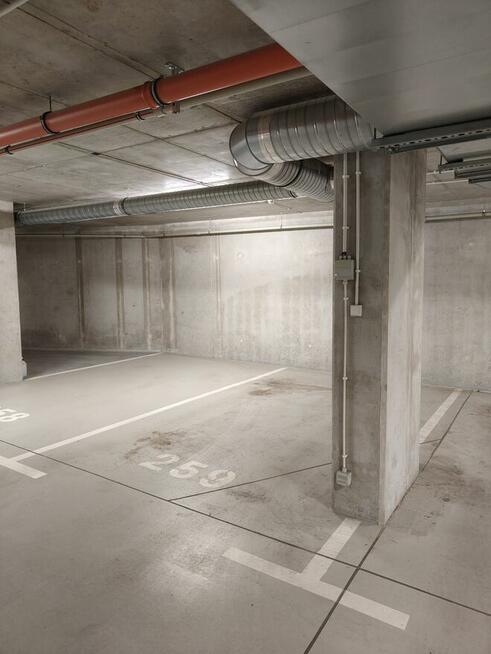 Miejsce garażowe do wynajęcia na os. Nowy Przewóz