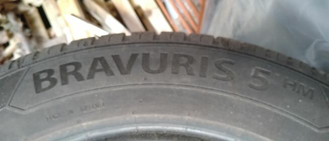 Sprzedam opony (4 sztuki) BARUM BRAVURIS 225/55 R17