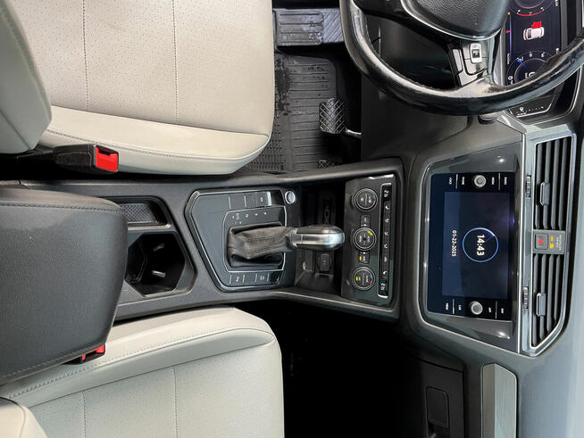 Volkswagen Tiguan Allspace 2.0 benzyna, 7-osobowy, bog