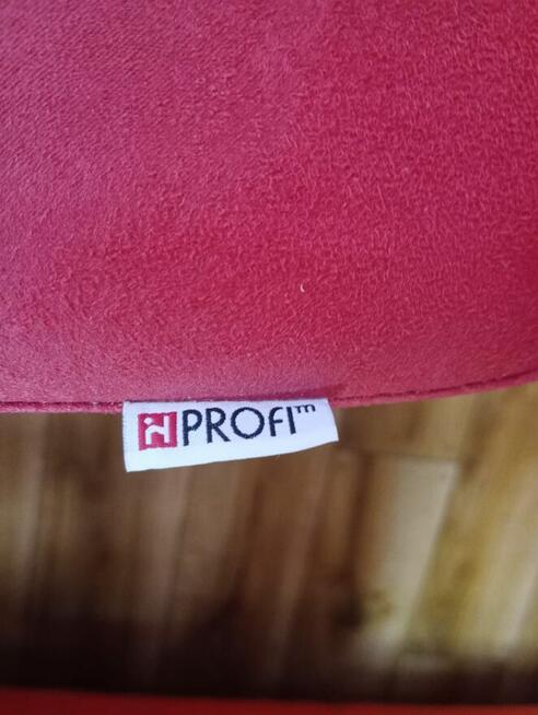 Fotel biurowy Profim czerwony fotele krzesła biurowe