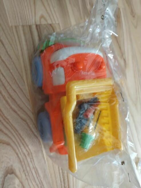 Sprzedam nowe autko do rozkręcania