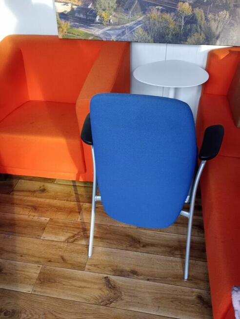 Krzesło konferencyjny Kinnarps niebieski krzesła fotele