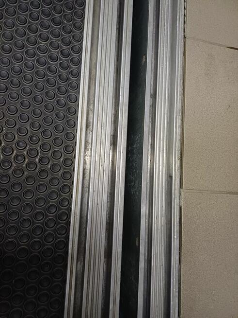 Sprzątanie bloki biura firmy