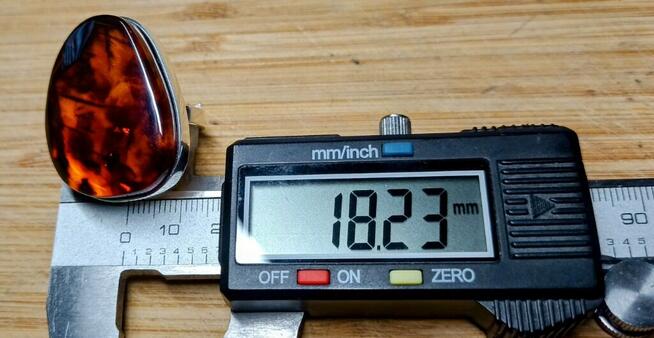 Pierścionek Srebrny z Bursztynem Roz.18/18,23mm