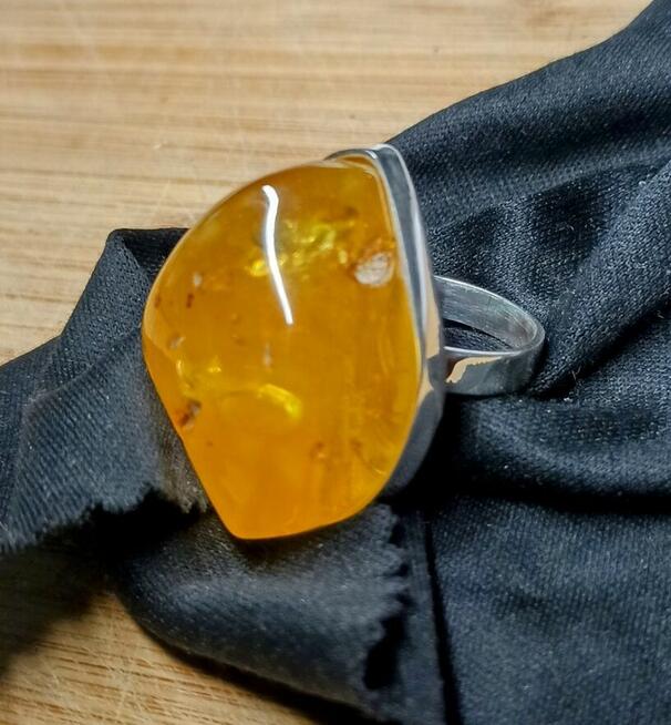 Pierścionek Srebrny z Bursztynem Roz.17/17,88mm