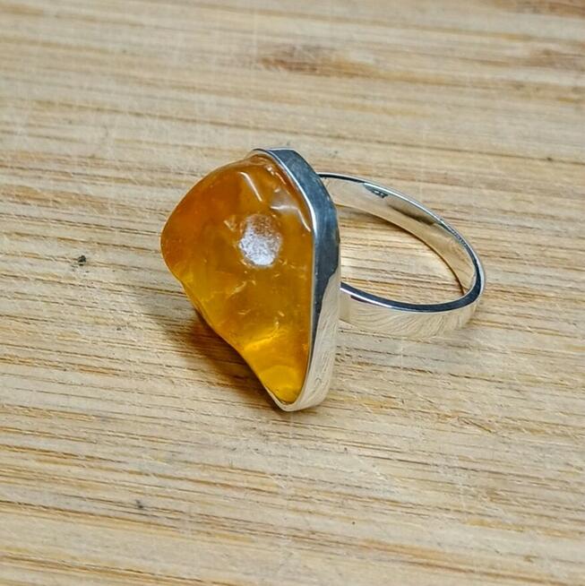 Pierścionek Srebrny z Bursztynem Roz.21/19,28mm