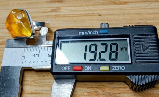 Pierścionek Srebrny z Bursztynem Roz.21/19,28mm