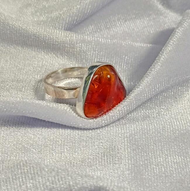 Pierścionek Srebrny z Bursztynem Roz.15/17,39mm