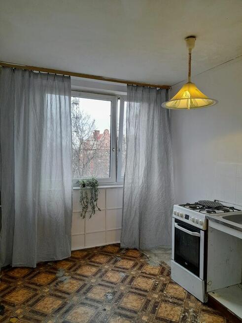 Oleśnica, 5-pokojowe mieszkanie z balkonem do remontu