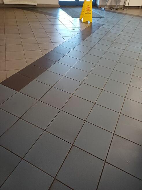 Sprzątanie bloki biura firmy