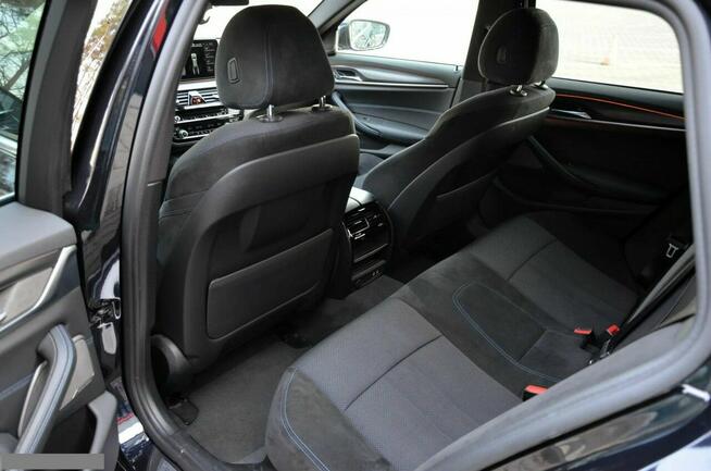 BMW M550i LIFT M-PAKIET XDRIVE Fvat23% Serwis ASO 1WŁ Harman\Kardon