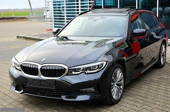 BMW Seria 3 330d XD Sport Line Panorama FullLED Sporty Ambient VAT 23%
