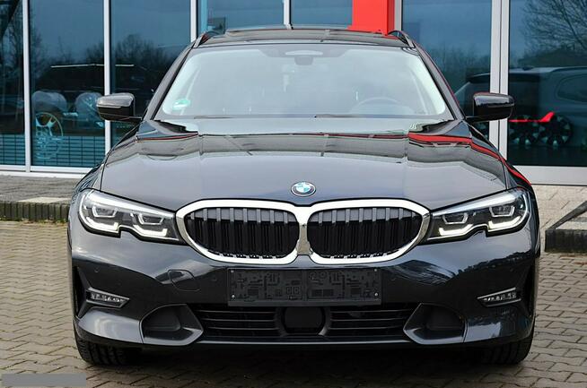 BMW Seria 3 330d XD Sport Line Panorama FullLED Sporty Ambient VAT 23%