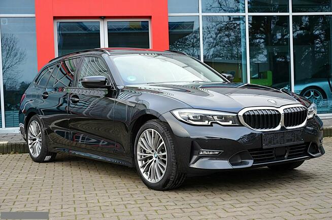 BMW Seria 3 330d XD Sport Line Panorama FullLED Sporty Ambient VAT 23%